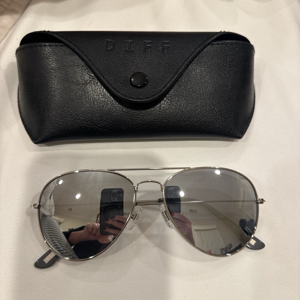 Diff Eyewear Silver Aviator Sunglasses